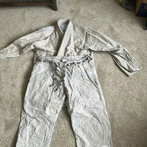 Tatami gi in perfect condition size A3 perfect for a new jj artist